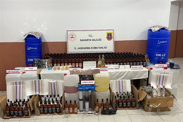 Sakarya'da sahte alkol operasyonu: 3 gözaltı