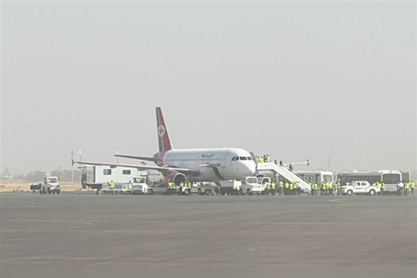 Yemen'de Sana ve Hudeyda kentleri havadan vuruluyor