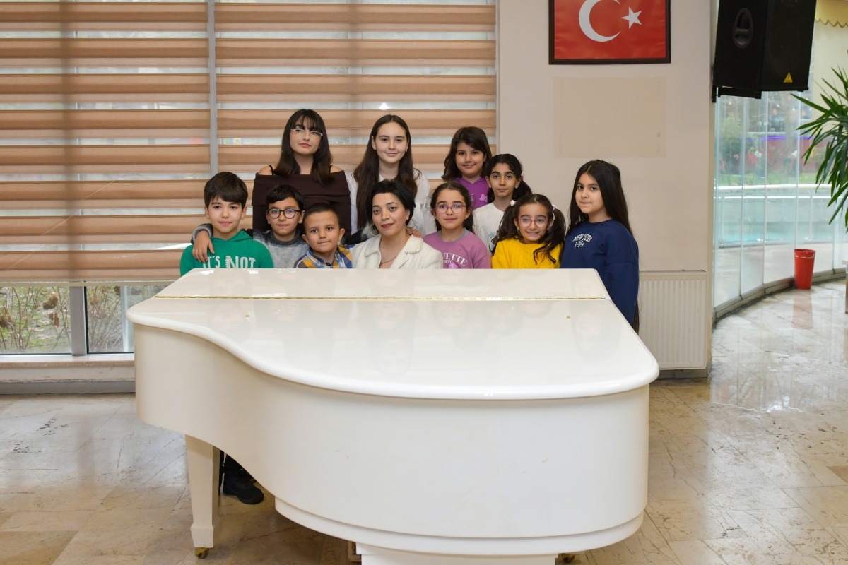 Esenyurt Belediyesi'nden piyano kursu