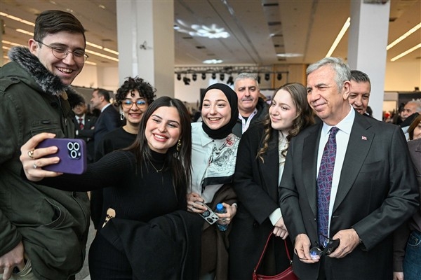 Başkan Yavaş, Ankara Uluslararası Hazır Giyim ve Moda Fuarı’na katıldı