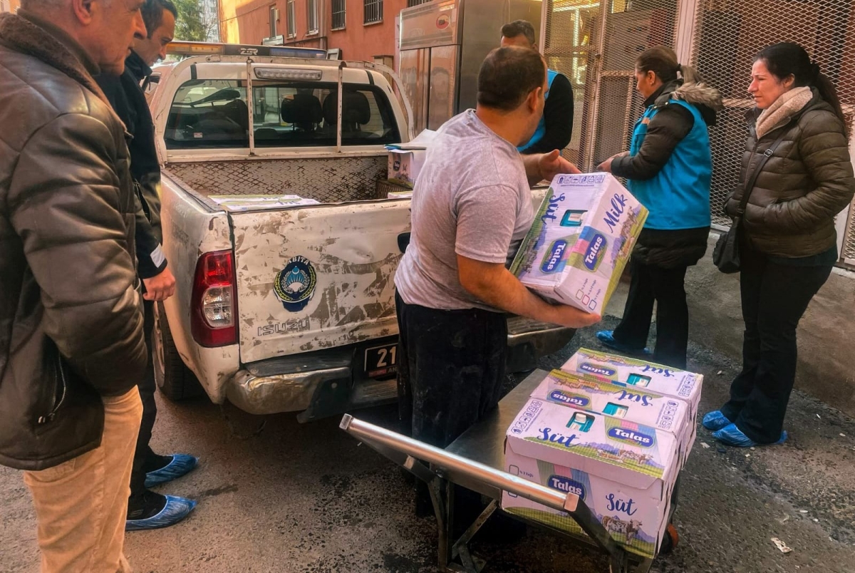 Diyarbakır Büyükşehir Belediyesi, son kullanma tarihi geçmiş 444 litre süte el koydu