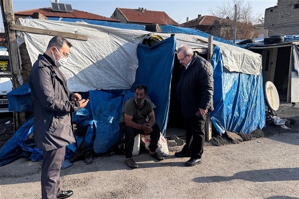 Kayseri Büyükşehir'den, barakada yaşayan aileye destek