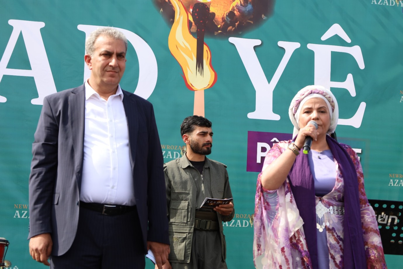 Hilvan'da Newroz ateşi yakıldı: Demokratik siyaseti büyüteceğiz