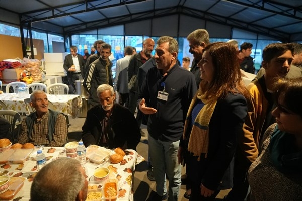 Eş Başkan Buca, vatandaşların Kadir Gecesi'ni kutladı