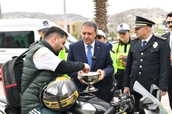 Şanlıurfa Valisi Şıldak: Dönüş yolunda trafiğe dikkat