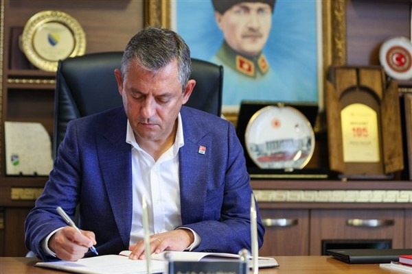 CHP Genel Başkanı Özel’den Yeniden Refah Partisi Genel Başkanı Erbakan’a teşekkür
