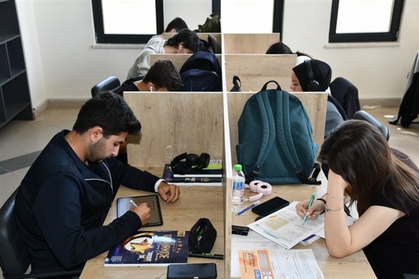 Osmaniye'de ‘Genç Kitap Kafe’ öğrencilerin hizmetine sunuluyor