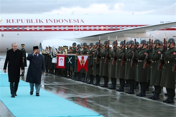 Cumhurbaşkanı Erdoğan, Endonezya Cumhurbaşkanı Subianto'yu karşıladı