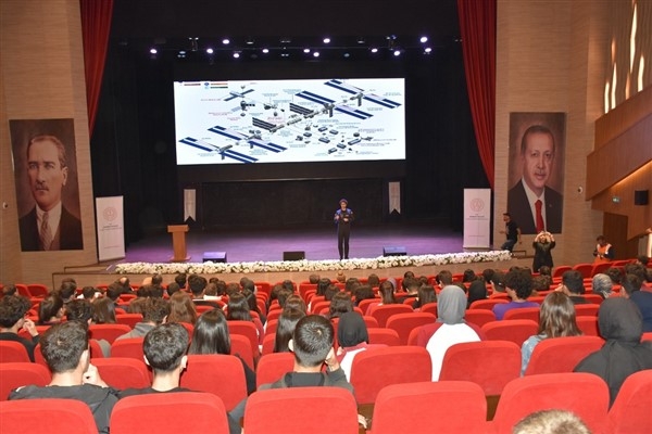 Astronot Atasever, Batman'da öğrencilerle buluştu