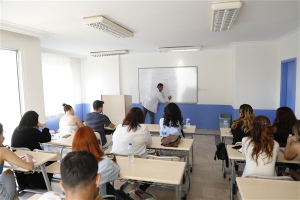 Aydın'da memur adayları için KPSS hazırlık kursları düzenleniyor