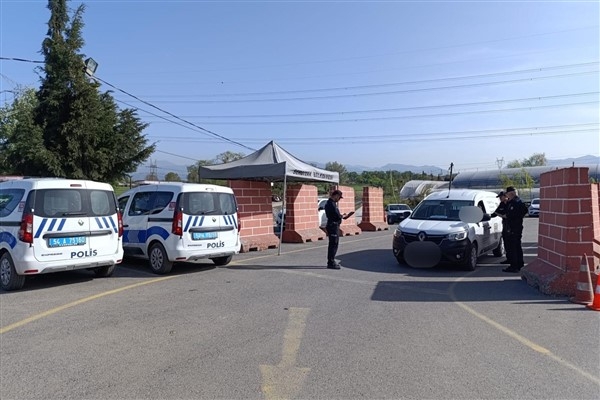 Sakarya'da 36 yıl 3 ay 14 gün kesinleşmiş hapis cezası bulunan şahıs yakalandı