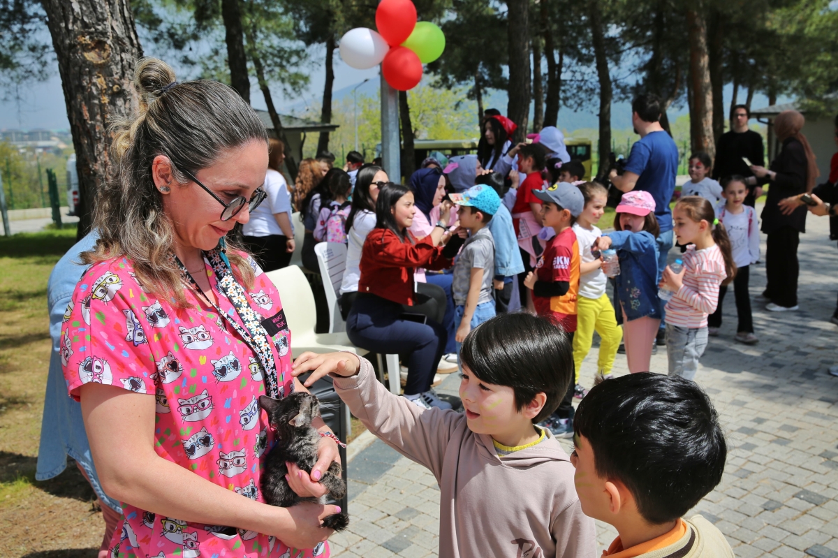 Bursa'da hayvan sevgisini geliştirmeye yönelik faaliyetler gerçekleştiriliyor