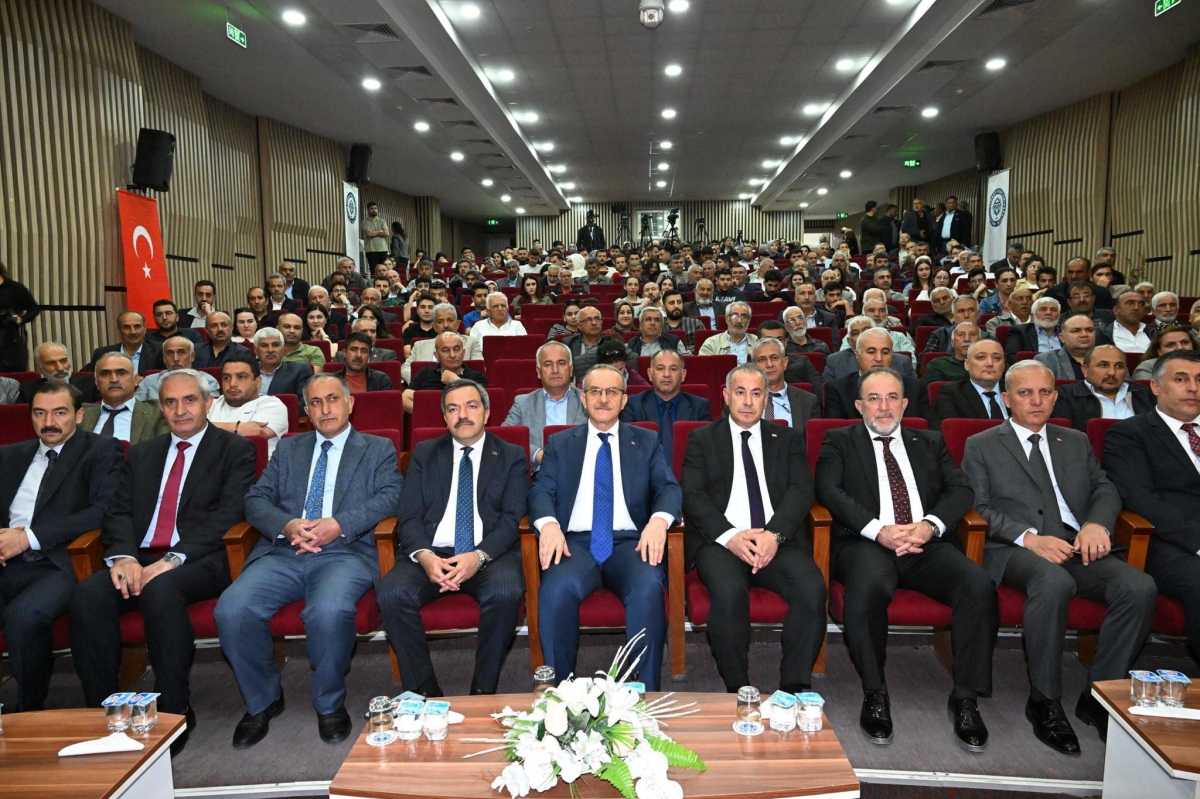 Vali Yavuz, Zirai Don Sonrası Kayısıda Ağaç ve Bahçe Bakımı Programı'na katıldı