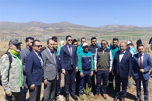 Kayseri'nin Pınarbaşı ilçesinde fidan dikimi yapıldı