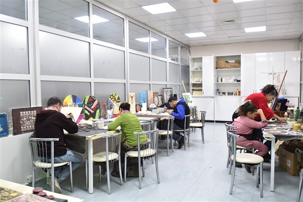 Malatya Büyükşehir'den engelli bireylere yönelik resim kursu