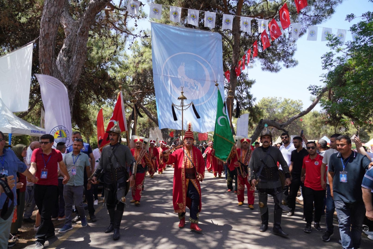 Mersin'de 32. Geleneksel Türkmen Şöleni gerçekleştirildi