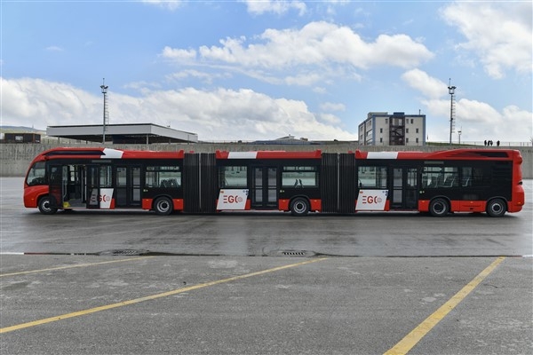 Ankara'da yeni nesil metrobüsler devreye alınacak