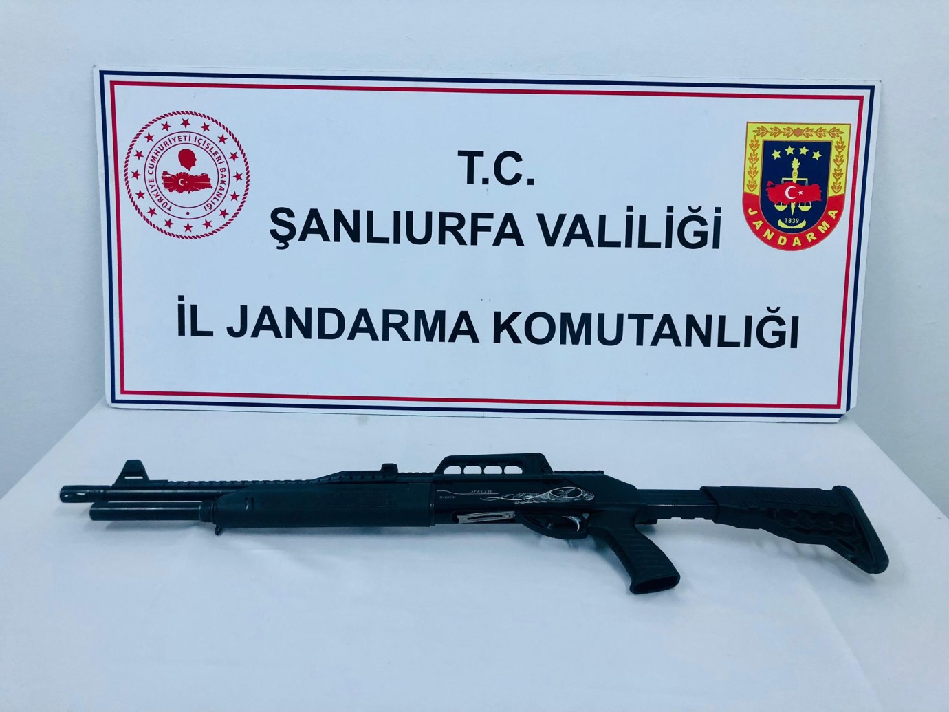 Şanlıurfa'da Ruhsatsız Silah Operasyonu