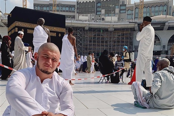 Rus hacılar Mekke ve Medine'de Putin için dua edecek