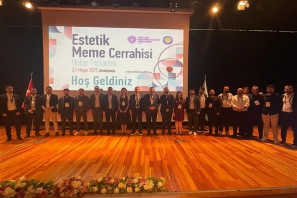 Dicle Üniversitesi'nde &Prime;Estetik Meme Cerrahisi Bölge Toplantısı&Prime; düzenlendi