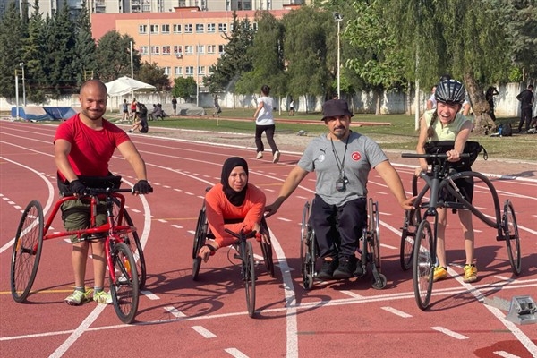 Bağcılarlı milli para atletlerden İsviçre'de 3 altın madalya