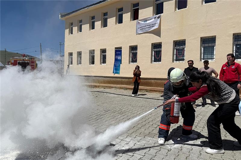 Ardahan Üniversitesi’nden öğrencilere afet bilinci eğitimi ve tatbikat