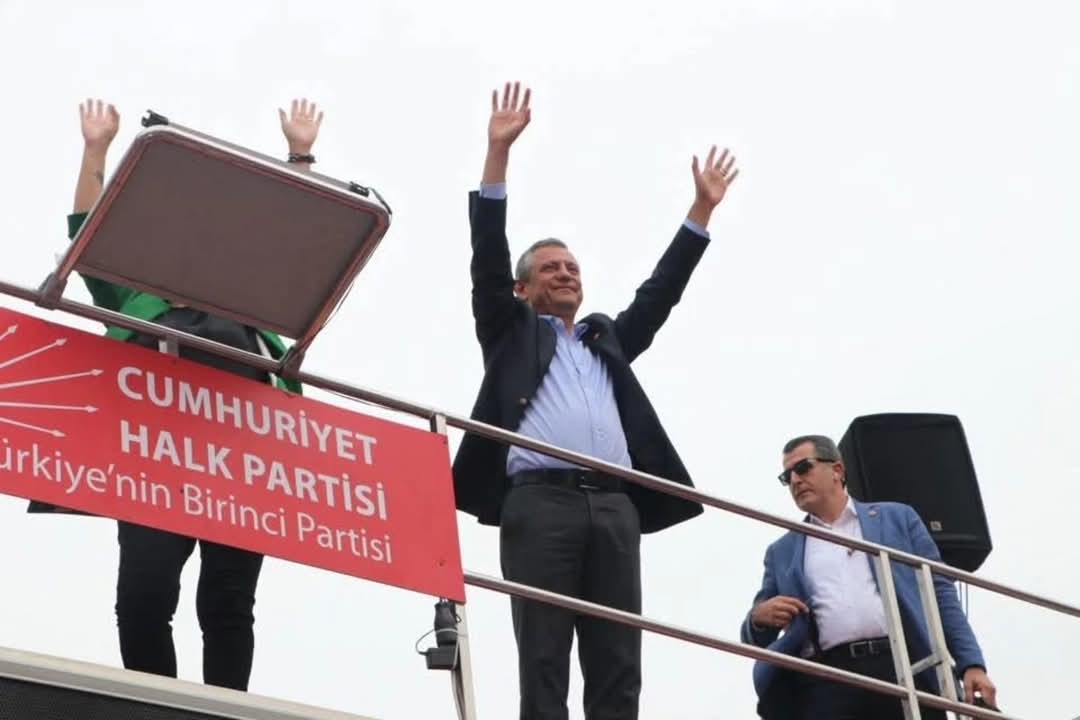 CHP Genel Başkanı Özel'den Büyükçekmece Belediyesine ziyaret