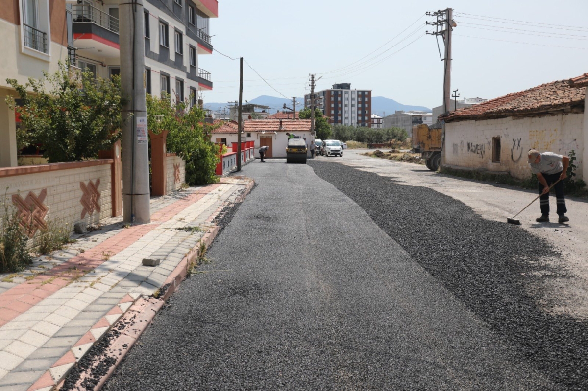 Akhisar Belediyesi'nden asfalt çalışması