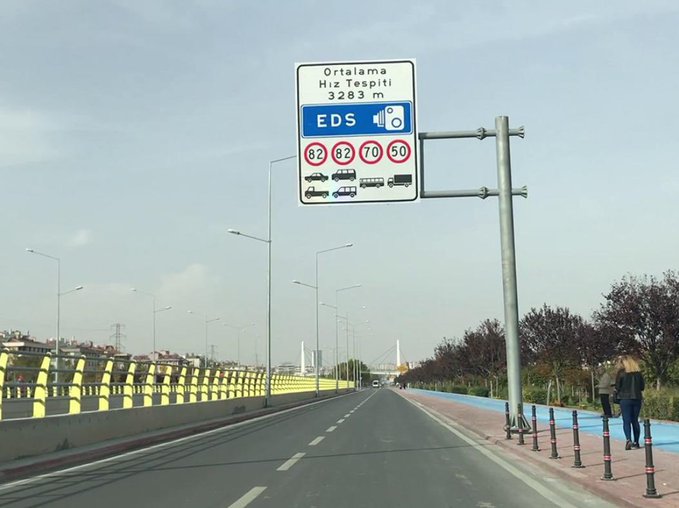 SOKAK KIRGIN VE KIZGIN
