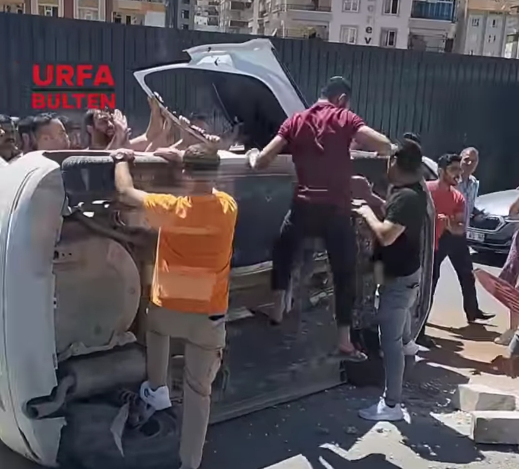 Balıkayağı Bulvarı’nda Yine Kaza: Üç Araç Çarpıştı, Tepkiler Yükseldi