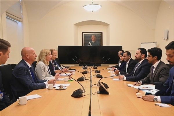 Al Khulaifi, Helsinki'de arabuluculuk konulu panel tartışmasına katıldı