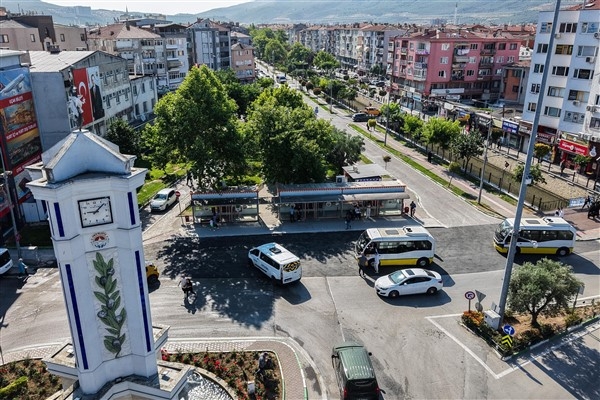 Gemlik'te trafik sorunu durak genişletme çalışmasıyla çözüldü
