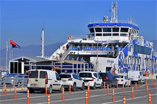İzmir’de feribot sefer ve ücret tarifesine düzenleme