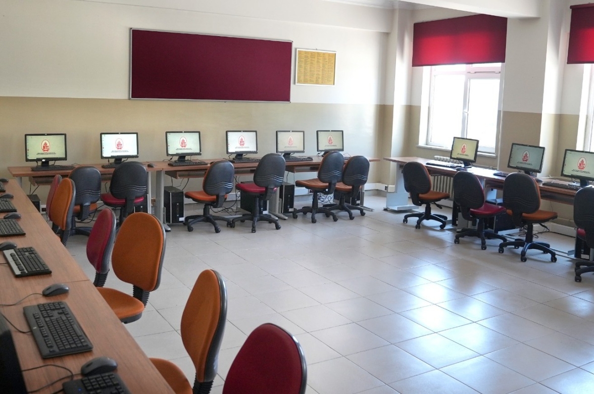 İETT'den bir okula daha bilgisayar laboratuvarı