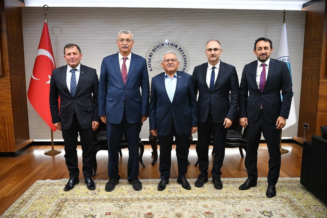 Kayseri Büyükşehir Belediyesi’nde spor projeleri masaya yatırıldı