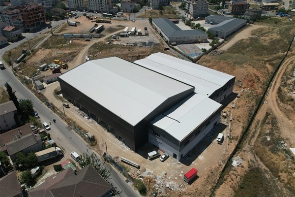 Kapalı Spor Salonu ve Sporcu Fabrikası’nda çalışmalar devam ediyor