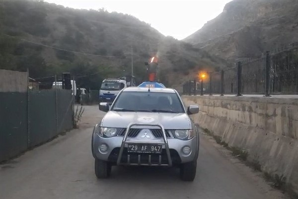 Gümüşhane Belediyesi'nden sinek ve haşerelere karşı ilaçlama çalışması