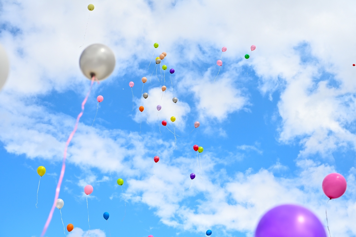 Mamak Belediyesi'nden tedavisi süren 8 yaşındaki Melek için uçan balon etkinliği