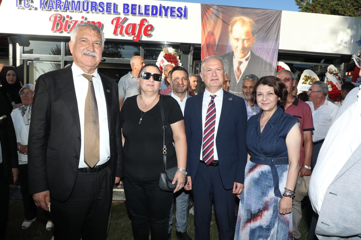 Karamürsel Belediyesi, ilk sosyal tesis olan Bizim Kafe'yi açtı