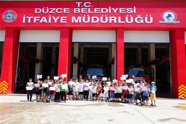 Kur'an Kursu öğrencilerinden itfaiye ekiplerine ziyaret