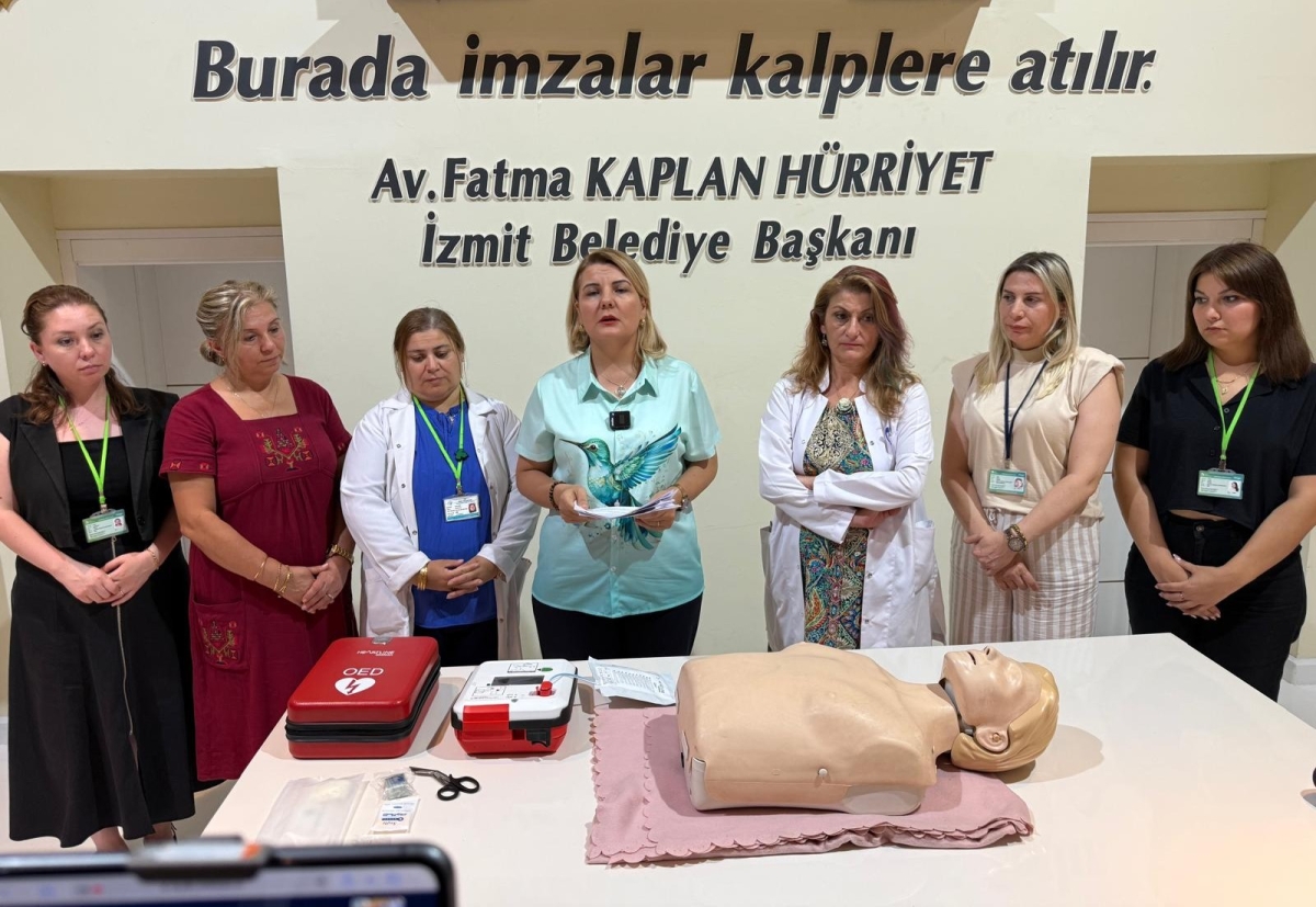 İzmit'te kalp krizi için elektroşok cihazları kuruldu
