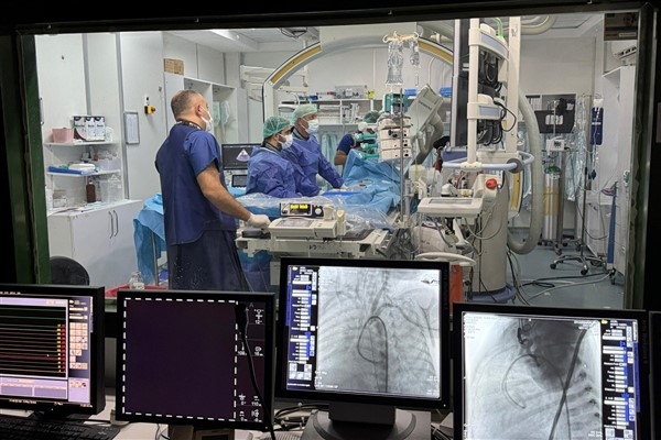 Diyarbakır'da nadir kalp hastalığı cerrahiye gerek kalmadan tedavi edildi