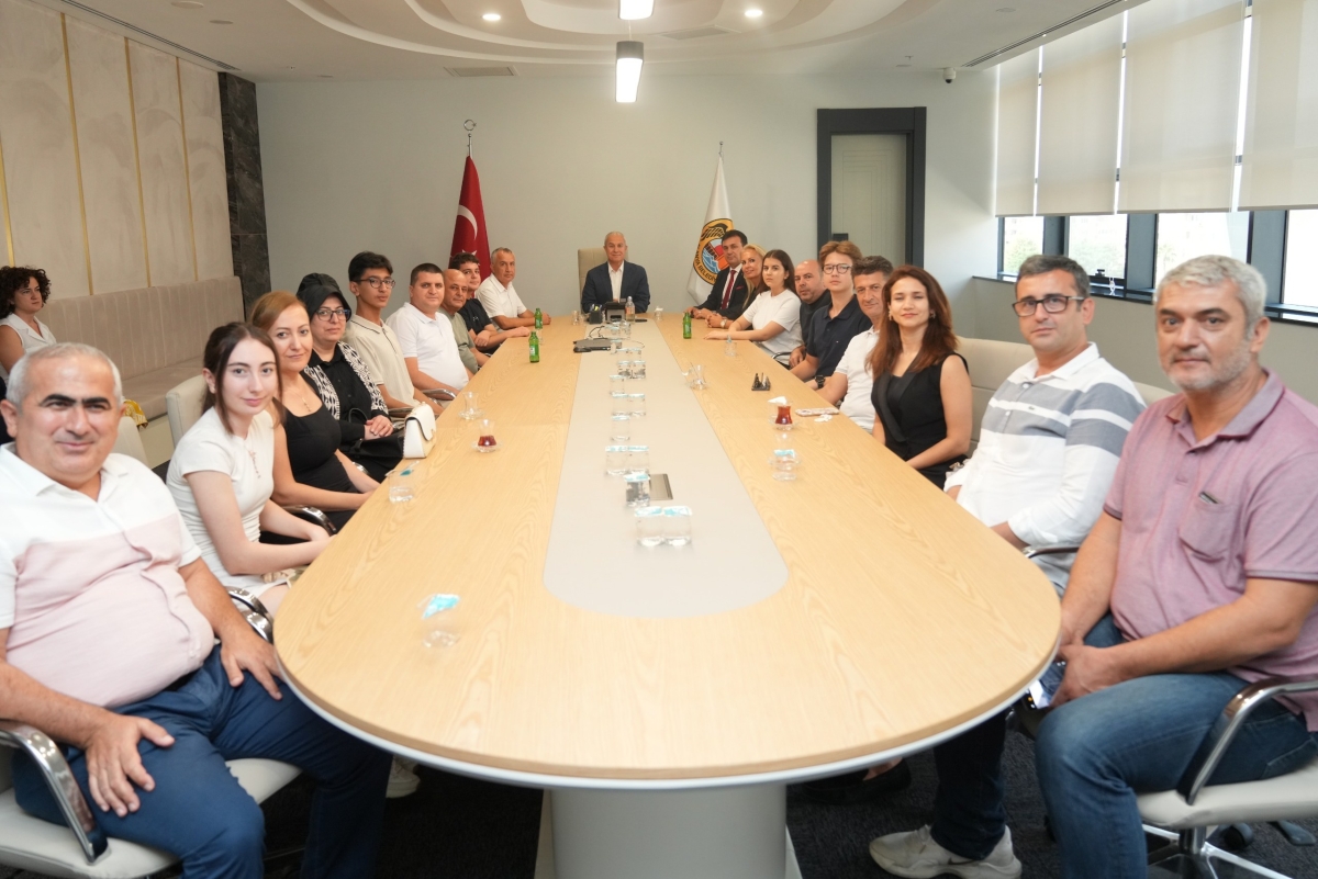 LGS'den tam puan alan 5 öğrenciden Başkan Özçelik'e ziyaret