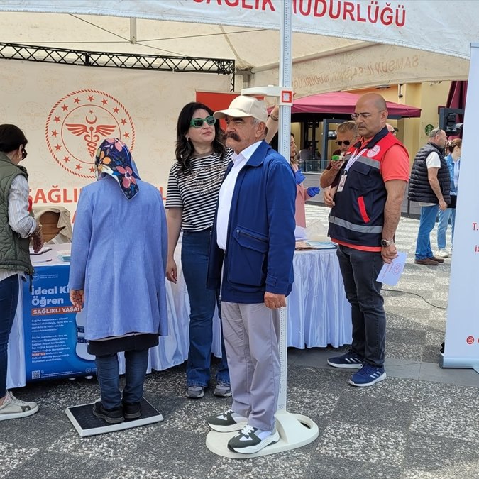 Sokakta Tartılan Her 10 Kişiden 7’si Fazla Kilolu Çıktı