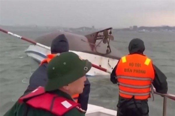 Vietnam'da turist teknesinin alabora olmasıyla en az 34 kişi hayatını kaybetti