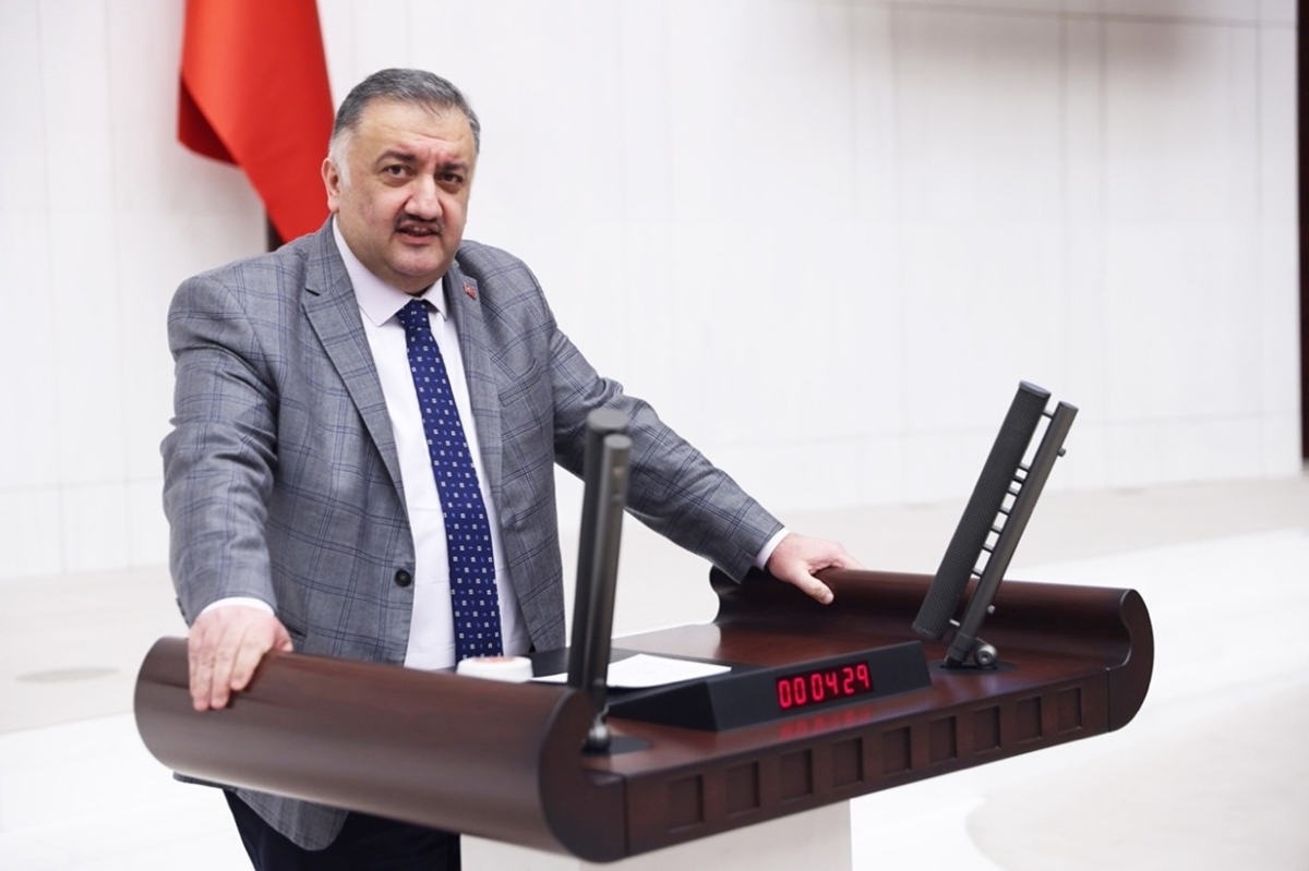 Karal: Siyasallaşmış mezhepçilik taassubuna yenik düşmüş İslam dünyasından çözüm çıkmaz