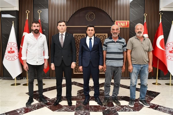 Yıldırım düşmesi sonucu hayvanlarını kaybeden Bulut'tan Vali Aygöl'e ziyaret