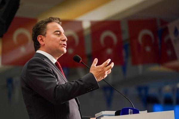 Babacan’dan sahte diploma tepkisi