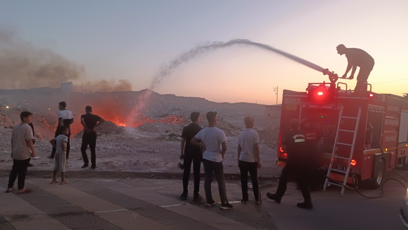 Şanlıurfa’da Mahalle Sakinlerini Korkutan Yangın