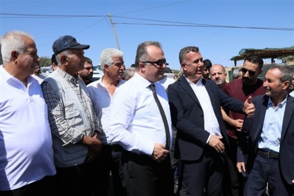 Mardin Büyükşehir Belediyesi’nden grup yolunda asfalt çalışması